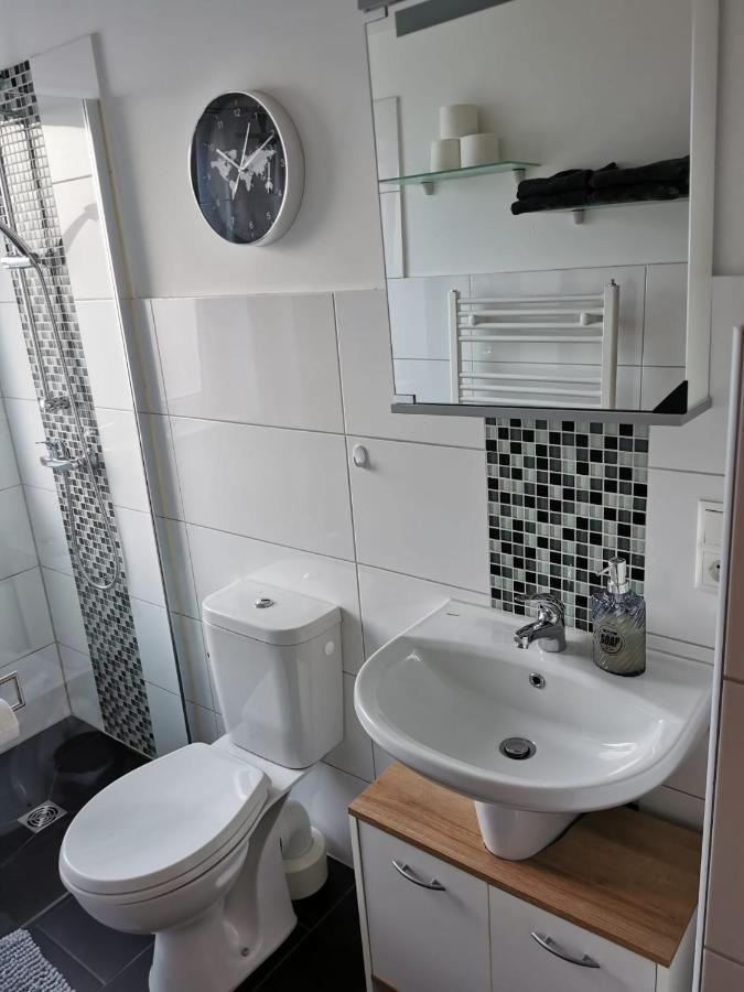 Liebevoll Eingerichtete Ferienwohnung - Zentrale Lage - Netflix & Paytv Wilhelmshaven Exteriér fotografie