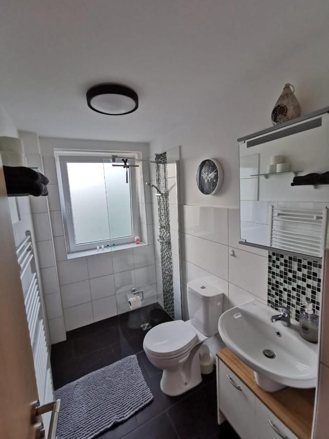 Liebevoll Eingerichtete Ferienwohnung - Zentrale Lage - Netflix & Paytv Wilhelmshaven Exteriér fotografie